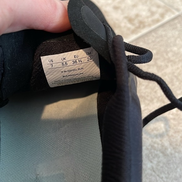 Lululemon Blissfeel Running Shoe - Picture 6 of 6